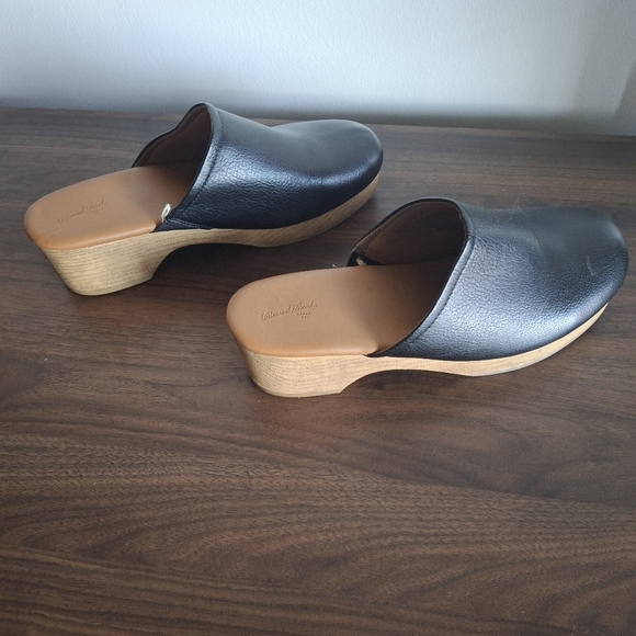 Universal Thread Magnolia Clogs - Picture 4 of 5